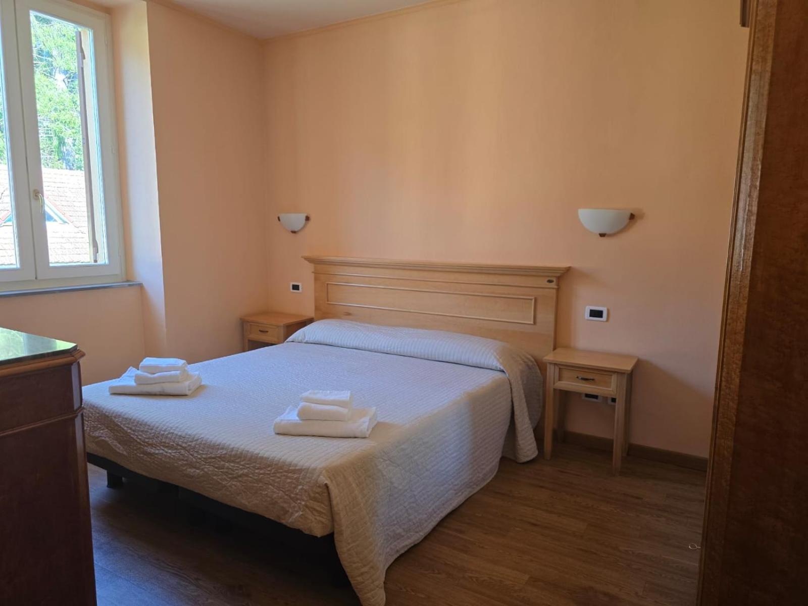 Albergo Minetto Martina Olba Екстер'єр фото